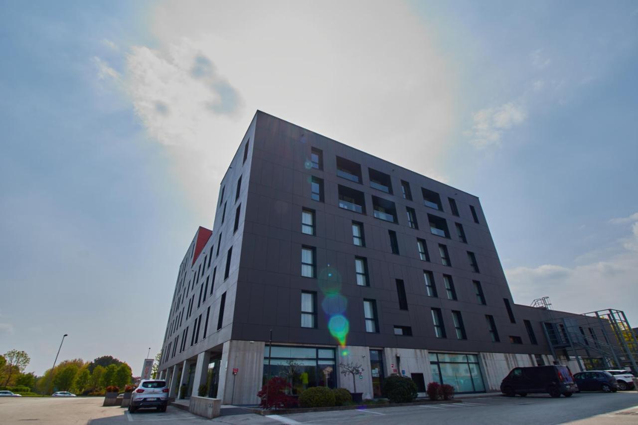 Piazza Lira Schio Residence Exterior photo